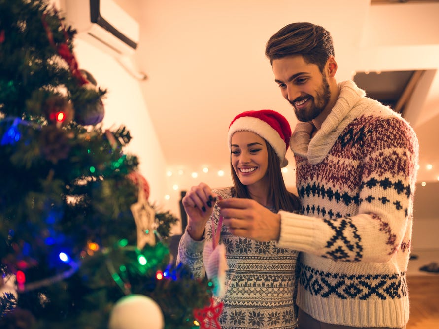 8 tips for meeting your partner’s family for the first time during the holidays